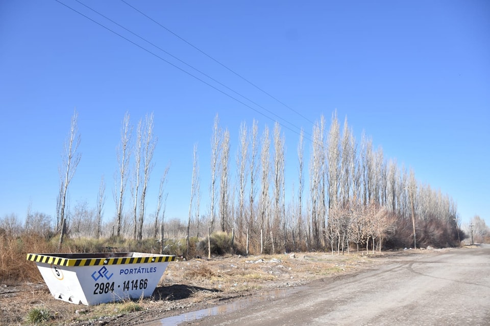 CERVANTES: Se instalaron contenedores en los barrios – La Barcaza