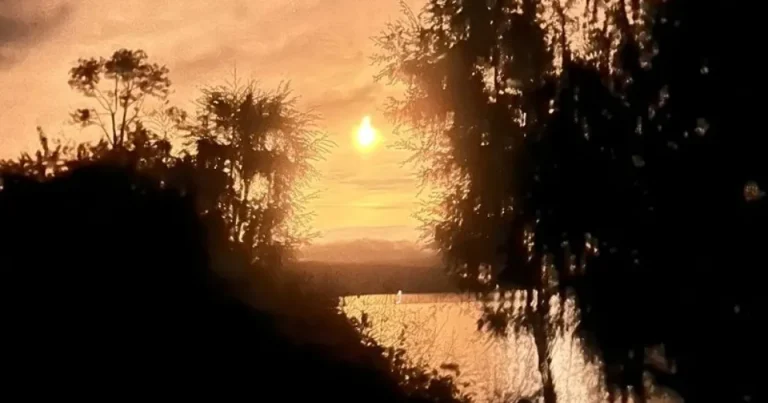 Tembló Bariloche y el cielo se iluminó tras la caída de parte de un meteorito